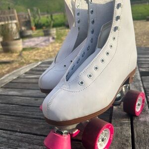 White Chicago Roller Skates with Pink Wheels